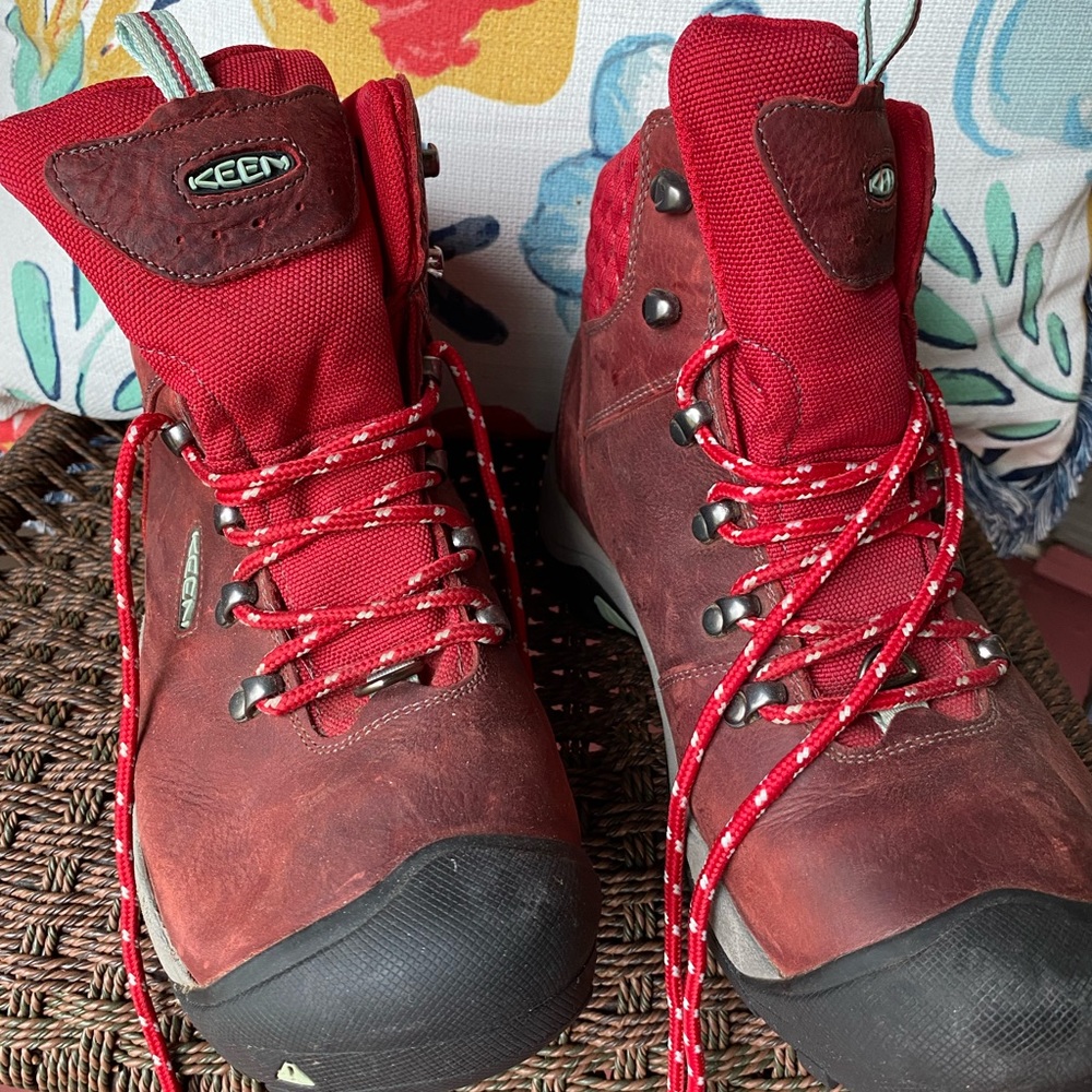 My very favorite hikers. Keen size 9 hiking boots